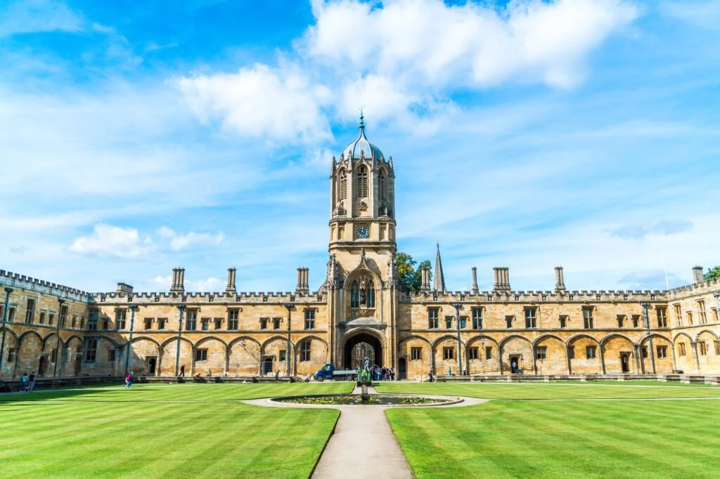 beautiful-architecture-tom-tower-christ-church-oxford-university-1024x682.jpg